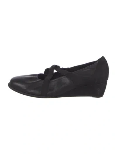 Pre-owned Arche Suede Pumps In Black