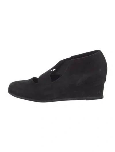 Pre-owned Arche Suede Pumps In Black