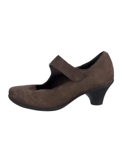 Pre-owned Arche Suede Pumps In Brown