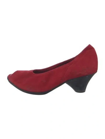 Pre-owned Arche Suede Pumps In Red