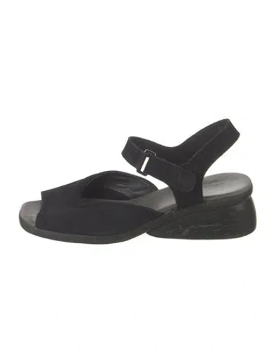Pre-owned Arche Suede Sandals In Black