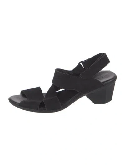 Pre-owned Arche Suede Sandals In Black