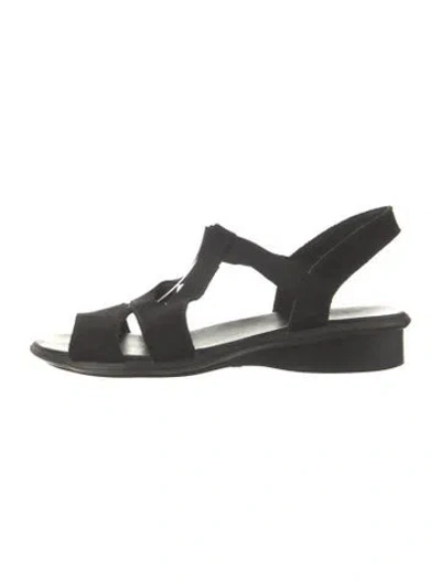 Pre-owned Arche Suede Sandals In Black