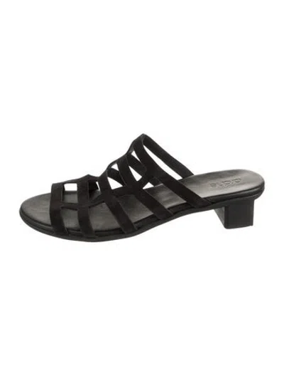 Pre-owned Arche Suede Sandals In Black