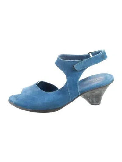Pre-owned Arche Suede Sandals In Blue