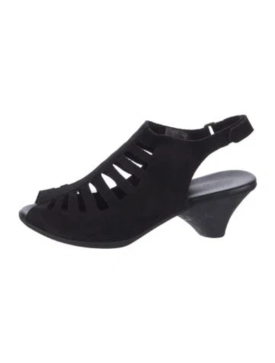 Pre-owned Arche Suede Slingback Pumps In Black