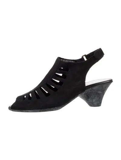 Pre-owned Arche Suede Slingback Pumps In Black