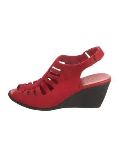Pre-owned Arche Suede Slingback Pumps In Red