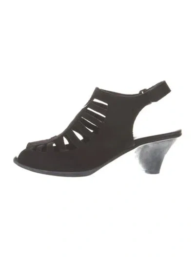 Pre-owned Arche Suede Slingback Sandals In Black