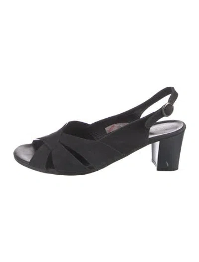 Pre-owned Arche Suede Slingback Sandals In Black