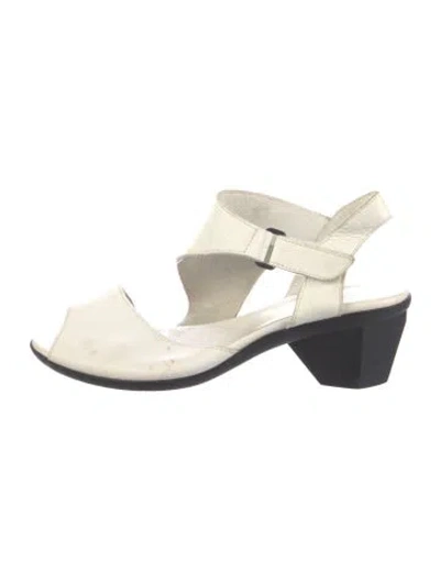 Pre-owned Arche Suede Slingback Sandals In White