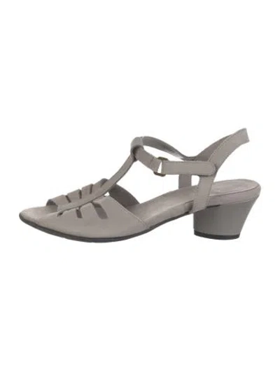 Pre-owned Arche Suede T-strap Sandals In Grey