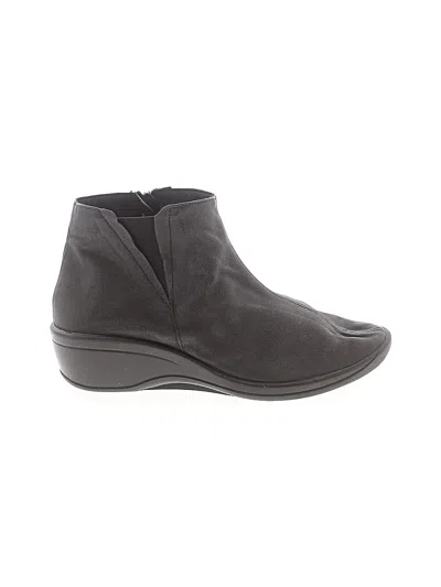 Pre-owned Arcopedico Ankle Boots In Black