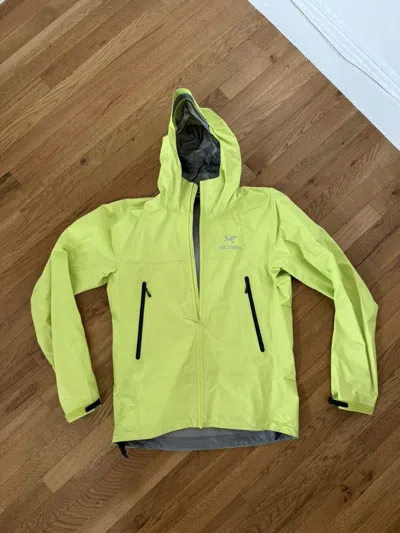 Pre-owned Arc'teryx Beta Jacket In Yellow