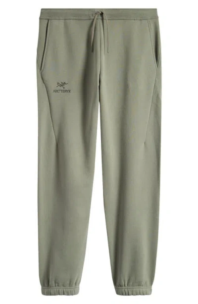 Arc'teryx Emblem Fleece Joggers In Green