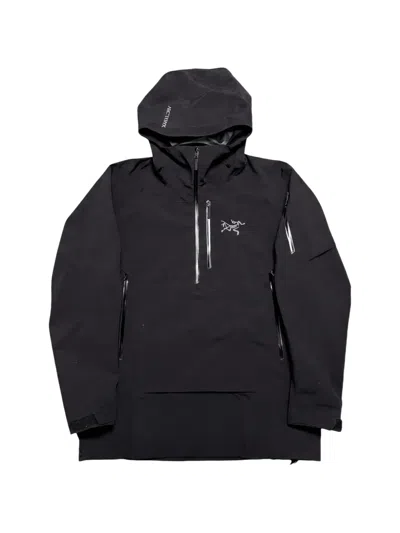 Arc'teryx Logo-detail Jacket In Black