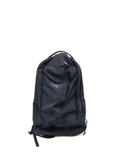 Arc'teryx Verro 20 Logo-embroidered Backpack In Red
