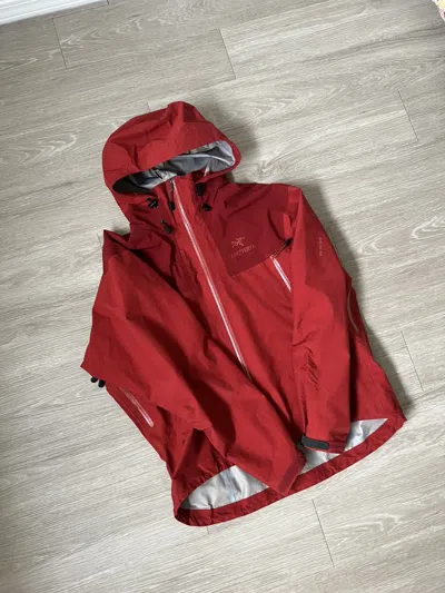 Pre-owned Arc'teryx Vintage Arcteryx Beta Ar 00's In Red