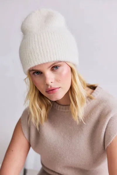Arctic Fox & Co. Alpaca Beanie In White