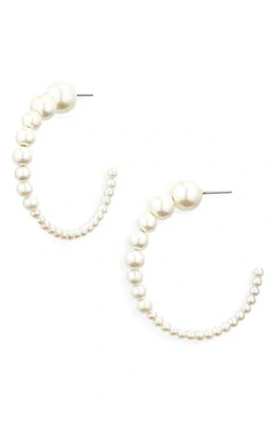 Area Stars Imitation Pearl Grad Ball Earrings In White