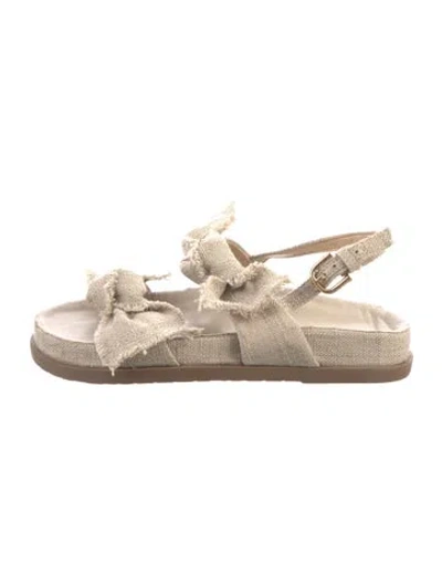 Pre-owned Arezzo Canvas Sandals In Gold/metallic