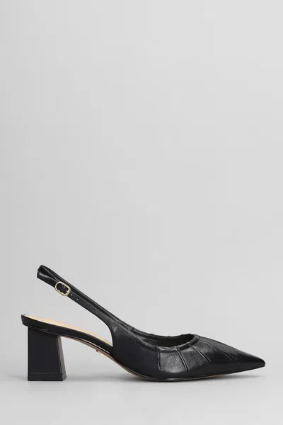 Arezzo Pumps