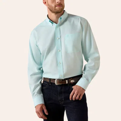Ariat Men's Light Blue Wrinkle Free Long Sleeve Shirt