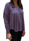Ariella Oversized V-neck Top In Lilac In Purple
