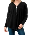 ARIELLA RIBBED ZIPPER TOP IN BLACK