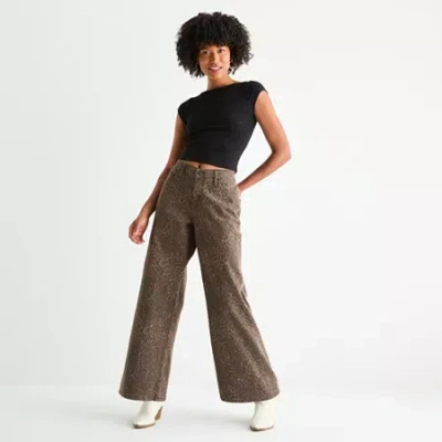 Arizona Curvy Womens Juniors Low Rise Baggy Fit Jean In Brown