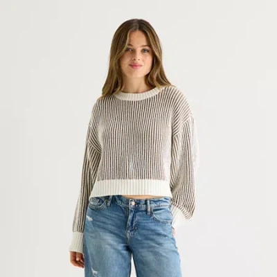 Arizona Juniors Womens Crew Neck Long Sleeve Pullover Sweater In Brown