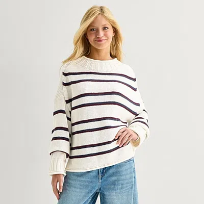Arizona Juniors Womens Crew Neck Long Sleeve Striped Pullover Sweater In White