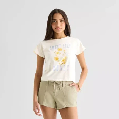 Arizona Womens Juniors Round Neck Short Sleeve Classic Fit Graphic T-shirt In White