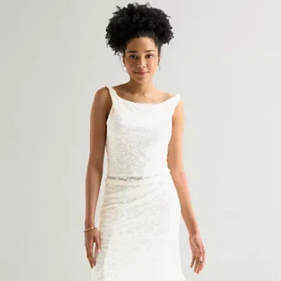 Arizona Womens Juniors Round Neck Sleeveless Blouse In White