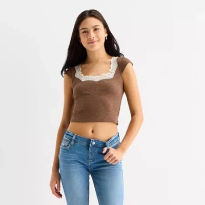 Arizona Womens Juniors Scoop Neck Short Sleeve T-shirt In Brown