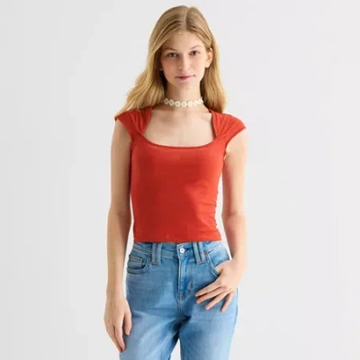 Arizona Womens Juniors Scoop Neck Short Sleeve T-shirt In Red