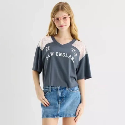 Arizona Womens Juniors V Neck Short Sleeve Boxy Fit Graphic T-shirt In Blue