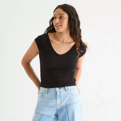 Arizona Womens Juniors V Neck Short Sleeve T-shirt In Black