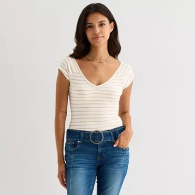 Arizona Womens Juniors V Neck Short Sleeve T-shirt In White