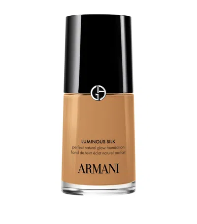 Armani Collezioni Luminous Silk Foundation
