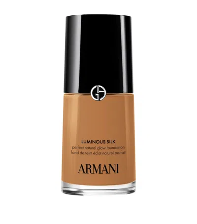 Armani Collezioni Luminous Silk Foundation