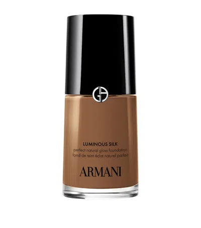 Armani Collezioni Luminous Silk Foundation