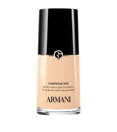 Armani Collezioni Luminous Silk Foundation