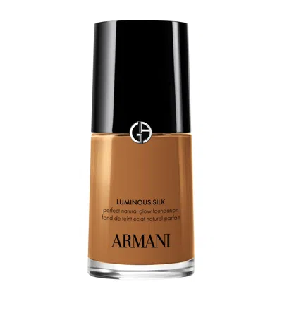 Armani Collezioni Luminous Silk Foundation
