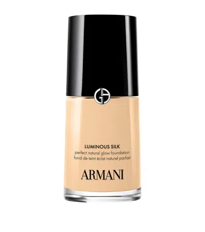 Armani Collezioni Luminous Silk Foundation
