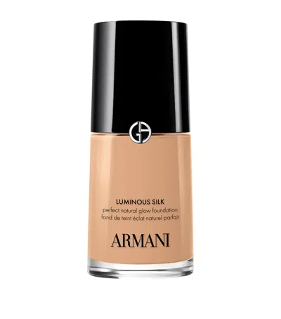 Armani Collezioni Luminous Silk Foundation