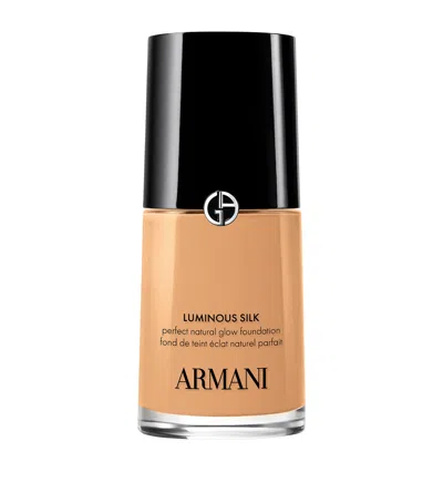 Armani Collezioni Luminous Silk Foundation