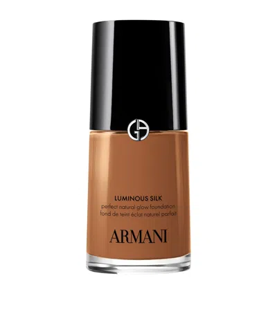 Armani Collezioni Luminous Silk Foundation