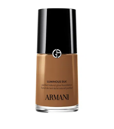 Armani Collezioni Luminous Silk Foundation