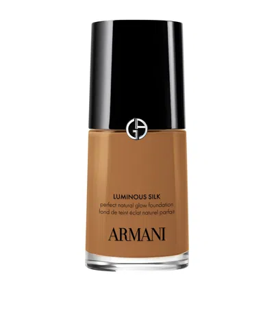 Armani Collezioni Luminous Silk Foundation